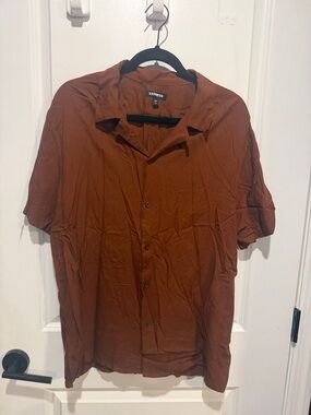 Express Men's Short Sleeve Camp Collar Shirt in Rust Brown